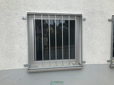 Metallgitter für Fenster & Türen